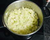 Foto del paso 3 de la receta: Crema de papas y calabacín