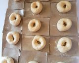 Foto langkah ke 2 dari resep Donat Gula Karamel eggless 1x proofing saja.