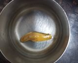A picture of step 2 of Makhana rewri and chikki.
