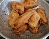 รูปขั้นตอนการทำที่ 3 ของ ปีกไก่ทอดซอสมะเขือเทศ