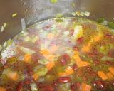 Foto del paso 2 de la receta: Alubias rojas con repollo salteado en olla a presión