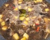 Foto langkah ke 4 dari resep Stewed Ribs with Raw Papaya.