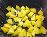 Foto del paso 3 de la receta: Butifarra con patatas y vino blanco (Airfryer)