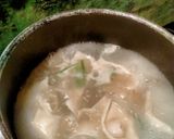 Foto langkah ke 5 dari resep Wonton Soup and Meatball.