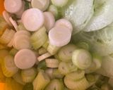 Nyár ölelése saláta, rebarbarával 🥗 recept fázis 2 fotója