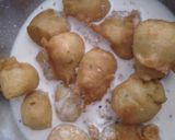 A picture of step 4 of Dahi phulkian.
