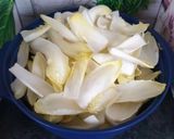 Une image de l'étape 1 de Tarte tatin aux endives roquefort et crème de camembert #fevrier.