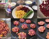 Hình bước làm 5 của món Bánh củ dền, bắp, gạo lức, hạt quinoa, phô mai và trứng fritters