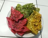Foto langkah ke 6 dari resep Peyek pelangi kacang hijau.