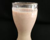 A picture of step 4 of Gulkand chikoo milk shake.