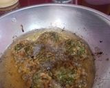 Foto langkah ke 5 dari resep Bakwan Daun Kucai udang.