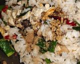Foto langkah ke 6 dari resep Nasi Goreng Onclang Seledri.