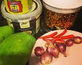 รูปขั้นตอนการทำที่ 1 ของ มะม่วงน้ำปลาหวาน กุ้งเน้นๆ