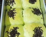 Foto langkah ke 5 dari resep Roti Matcha isi Choco Crunchy.