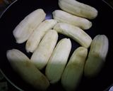 Foto langkah ke 2 dari resep Dadar Gulung Pisang Karamel.