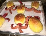 Foto langkah ke 6 dari resep Roti Sosis Bentuk Cumi / Octopus 🐙.