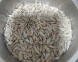 A picture of step 2 of Sunflower 🌻seeds butter 🧈 for sandwich.