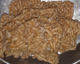 A picture of step 5 of Mamra chikki.