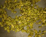 पम्पकिन सीड चिक्की (Pumpkin seed chikki recipe in hindi) रेसिपी चरण 1 फोटो