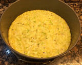 Foto del paso 6 de la receta: Tarta de calabacín, atún, patatas, queso.