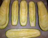 Sonkás-gombás töltött cukkini recept fázis 1 fotója