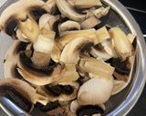 Une image de l'étape 1 de Velouté de champignons de Paris 🍄🟫.