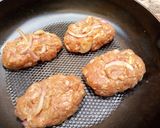 A picture of step 1 of Pan grilled minced beef.