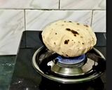 तवा रोटी (Tawa Roti recipe in hindi) रेसिपी चरण 3 फोटो