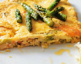 Foto del paso 6 de la receta: Tortilla de Espárragos verdes con Bacalao y Pimientos asados