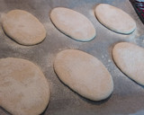 Foto del paso 5 de la receta: Panecillos cubiertos de harina