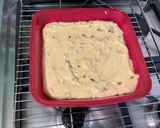 Une image de l'étape 10 de Gâteau aux prunes et fruits confits au rhum.