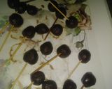 A picture of step 4 of Chocolate lolypops.