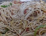 वेज हक्का नूडल्स (Veg hakka noodles recipe in Hindi) रेसिपी चरण 10 फोटो