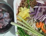 Hình bước làm 1 của món Ếch xào sả nghệ -canh chua   Bông súng
