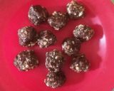 Foto langkah ke 3 dari resep Bola-Bola Biskuit Coklat.
