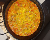 Foto del paso 3 de la receta: Arroz con ajos tiernos y solomillo de pavo
