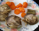 Foto del paso 1 de la receta: Chuletas de cerdo deshuesadas con alcachofas y zanahoria