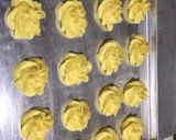 Foto langkah ke 5 dari resep Kue sagu keju.