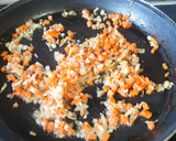 Foto del paso 5 de la receta: Arroz de pescado con gambas y almejas