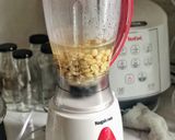 Hình bước làm 2 của món Sữa hạt sen cho người khó ngủ