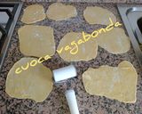 Foto del passaggio 3 della ricetta Chiacchiere Svizzere
