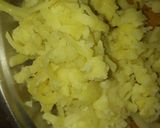 A picture of step 2 of Cheesy potato rings.
