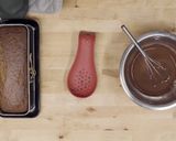 A picture of step 6 of Yogurt pound cake with chocolate and extra virgin olive oil icing.