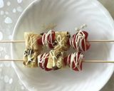 A picture of step 1 of Strawberry kebabs.