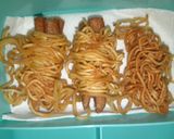 Foto langkah ke 4 dari resep Sosis Gulung Mie (sederhana).