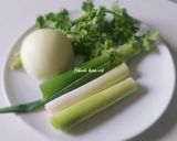 Hình bước làm 1 của món NẤM lộc nhung xào bí nụ