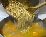 Foto del paso 5 de la receta: Guiso de lentejas fácil 🍲