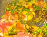 ड्राई मिक्स वेजिटेबल खिचड़ी (Dry mix vegetable khichdi recipe in hindi) रेसिपी चरण 1 फोटो