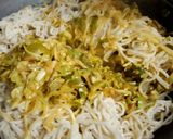 चटपटी वेज नूडल्स (Chatpati veg noodles recipe in hindi) रेसिपी चरण 4 फोटो