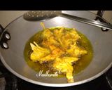 A picture of step 4 of Onion pakoda.